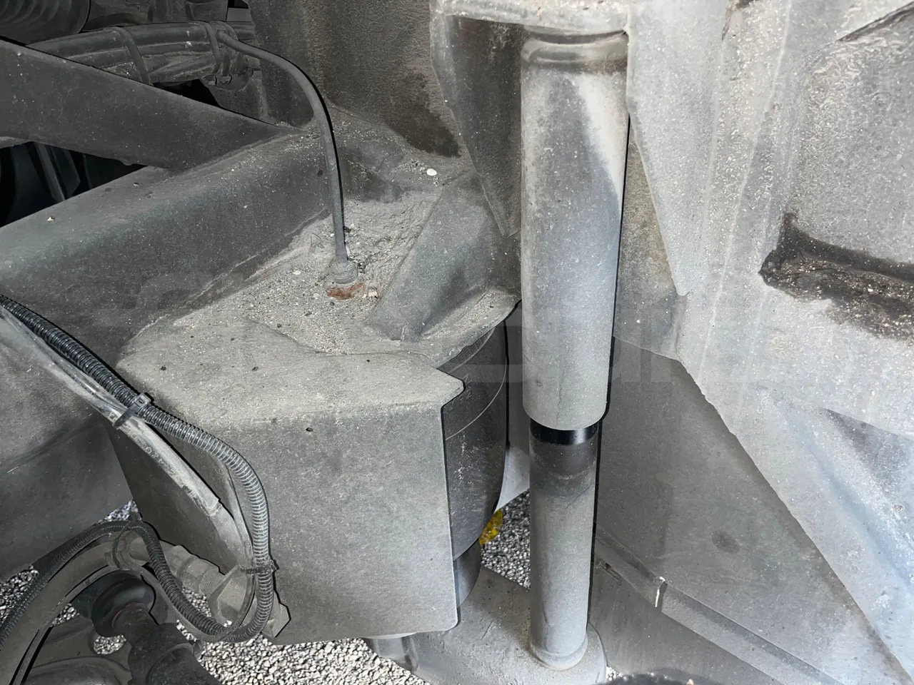 Mercedes-Benz Tourismo 632 02 - EUR5 - 315kW - 12.960m - 11967cc - axel 3 shock absorbers 1 left