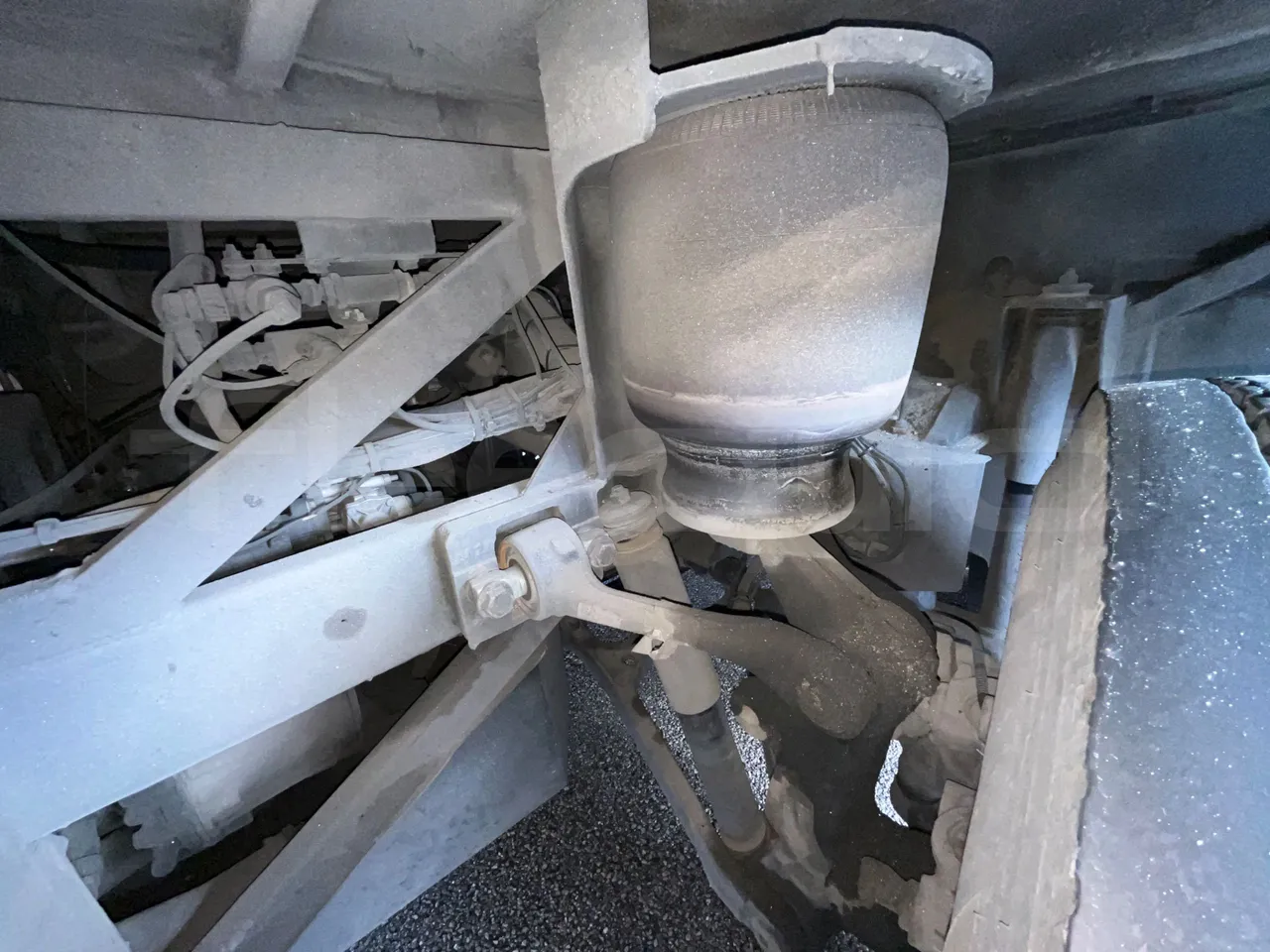 Mercedes-Benz Tourismo 632 02 - EUR5 - 315kW - 12.960m - 11967cc - axel 3 shock absorbers 1 right