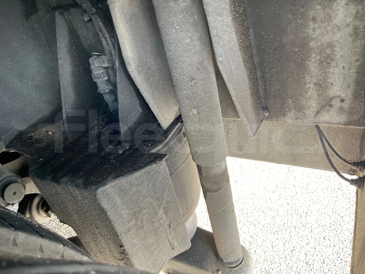 Mercedes-Benz Tourismo 632 02 - EUR5 - 315kW - 12.960m - 11967cc - axle 2 shock absorbers 1 left