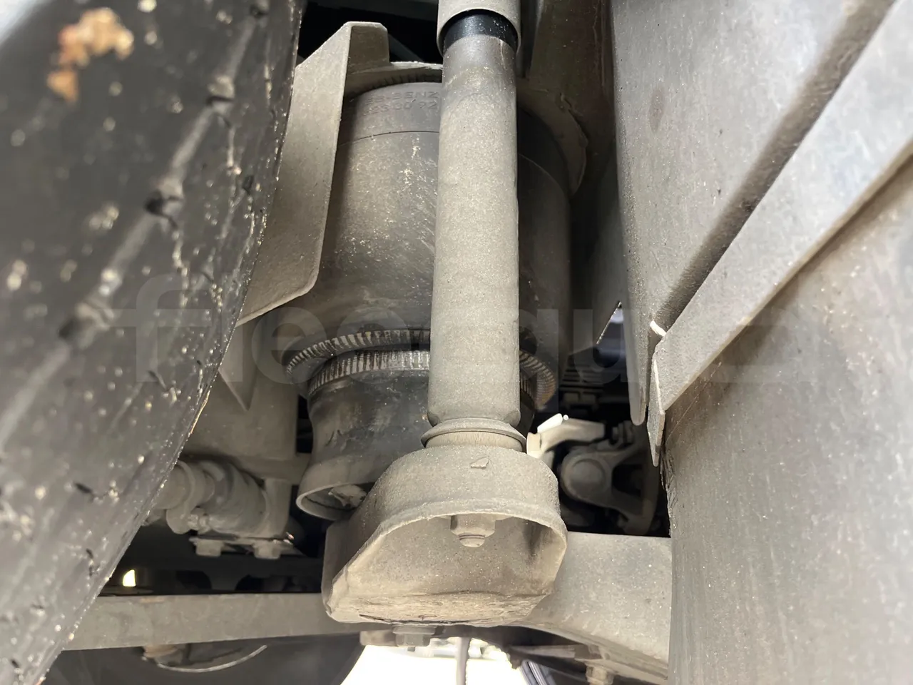 Mercedes-Benz Tourismo 632 02 - EUR5 - 315kW - 12.960m - 11967cc - axle 2 shock absorbers 2 left