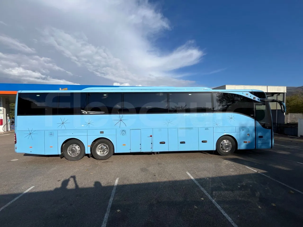 Mercedes-Benz Tourismo 632 02 - EUR5 - 315kW - 12.960m - 11967cc - right side doors closed