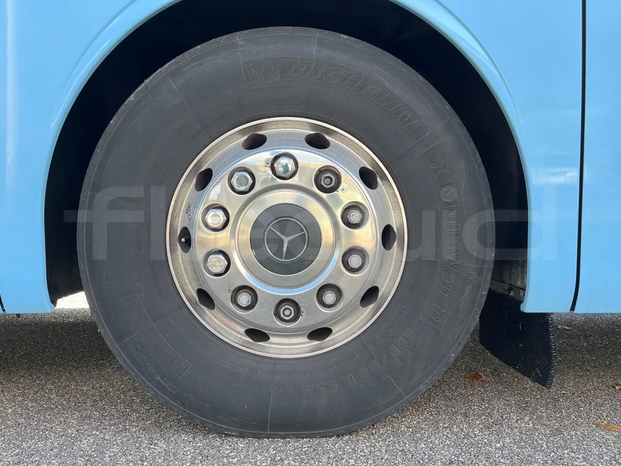 Mercedes-Benz Tourismo 632 02 - EUR5 - 315kW - 12.960m - 11967cc - front left tire measurements