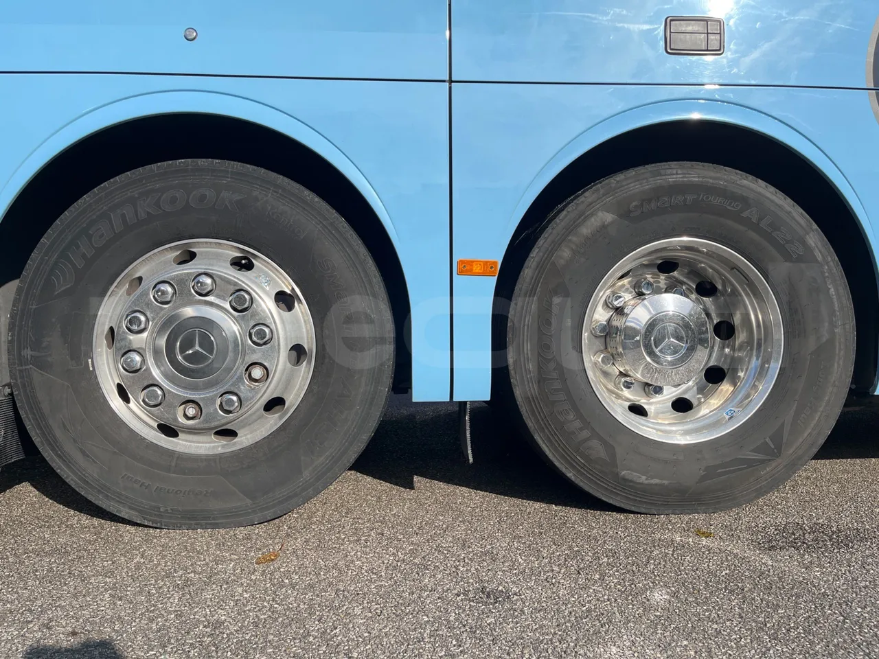 Mercedes-Benz Tourismo 632 02 - EUR5 - 315kW - 12.960m - 11967cc - rear left tire photo