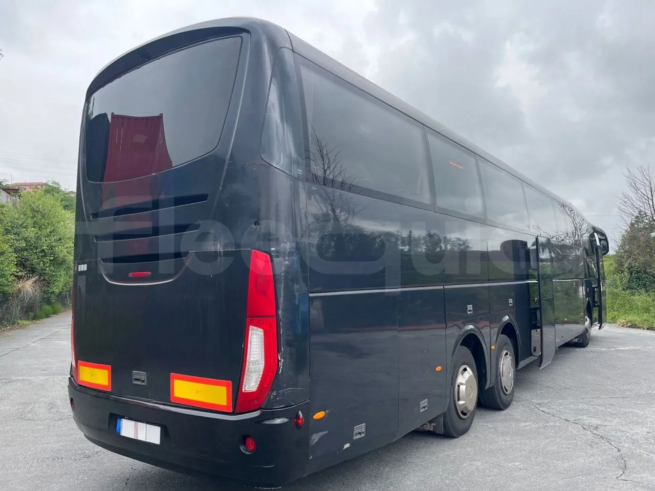 Irizar i6 15.37 - EUR6 - 331kW - 14.980m - 3/4 right rear doors open
