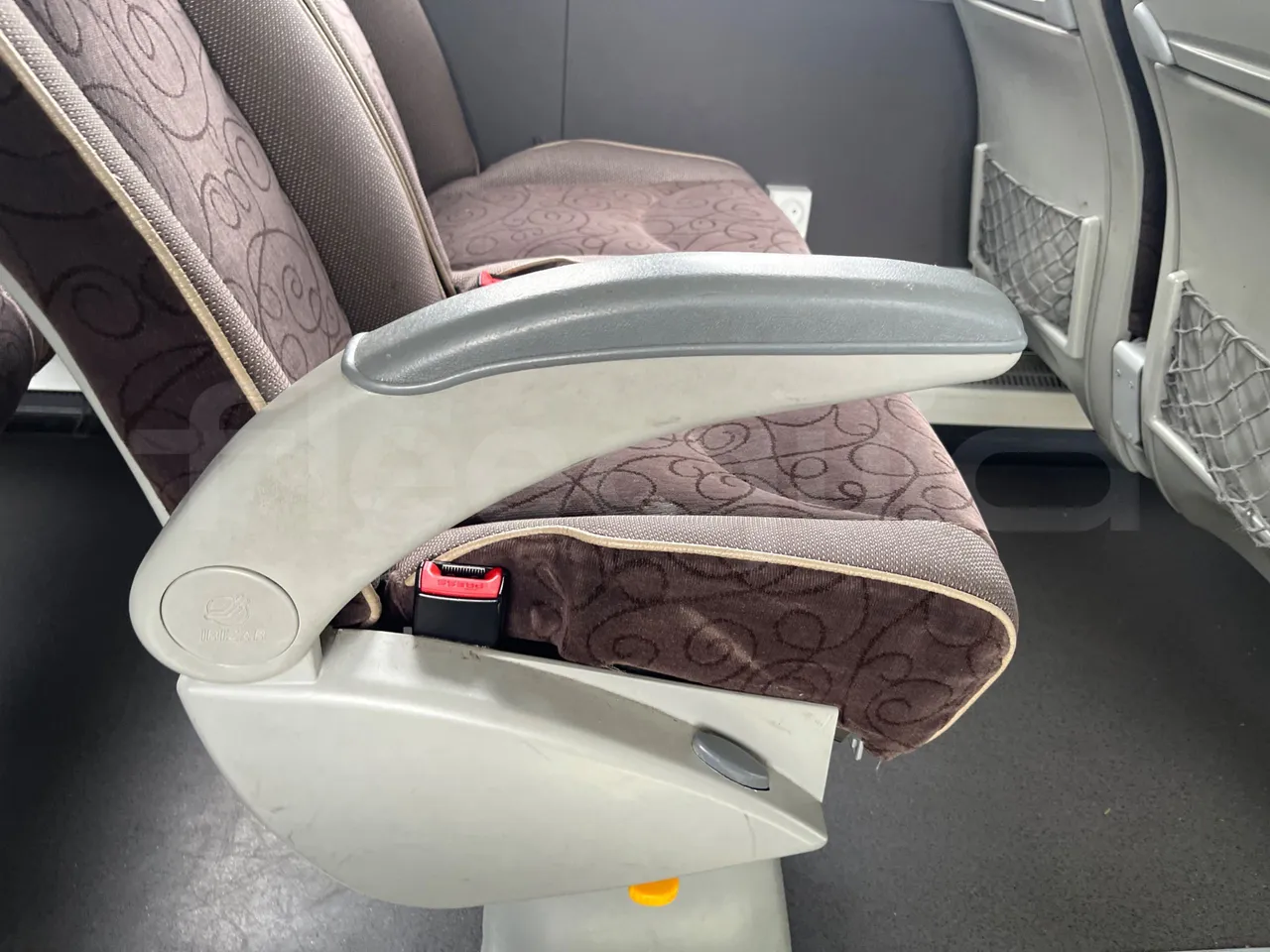 Irizar i6 15.37 - EUR6 - 331kW - 14.980m - armrest detail photo