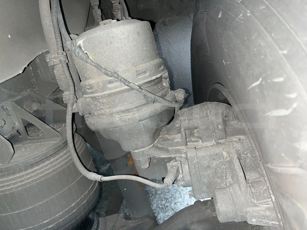 Irizar i6 15.37 - EUR6 - 331kW - 14.980m - axel 3 caliper brakes right