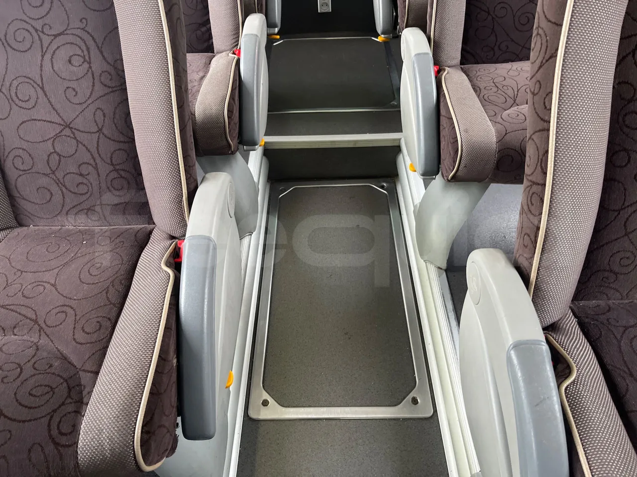 Irizar i6 15.37 - EUR6 - 331kW - 14.980m - floor hatches photo