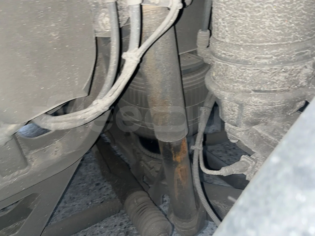 Irizar i6 15.37 - EUR6 - 331kW - 14.980m - axel 3 shock absorbers 1 left