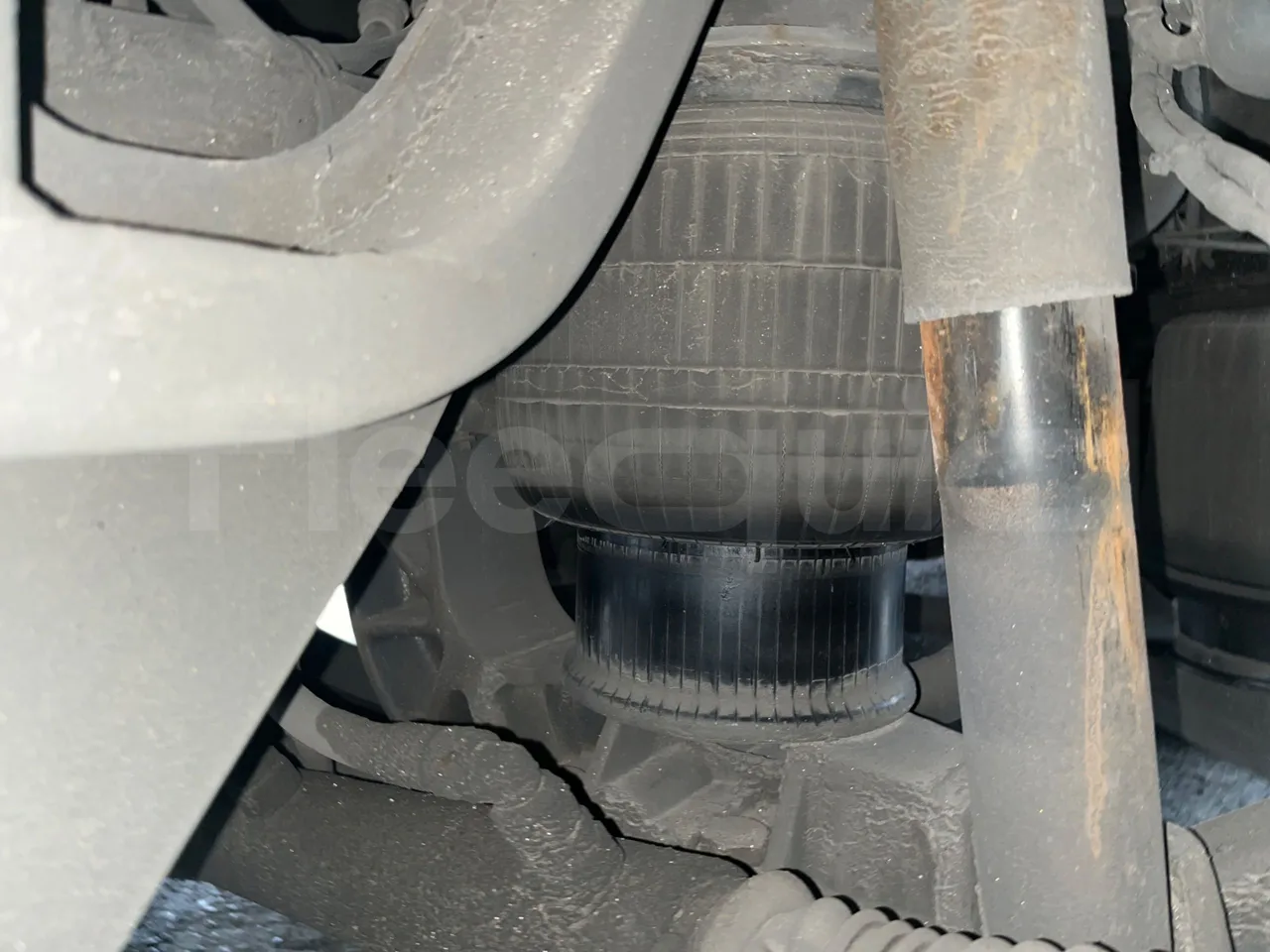 Irizar i6 15.37 - EUR6 - 331kW - 14.980m - axel 3 shock absorbers 2 left