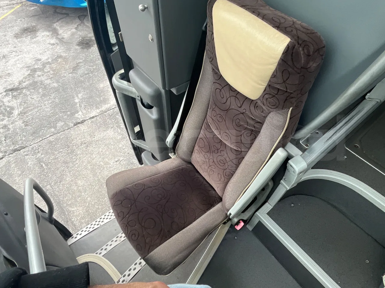 Irizar i6 15.37 - EUR6 - 331kW - 14.980m - hostess seat photo
