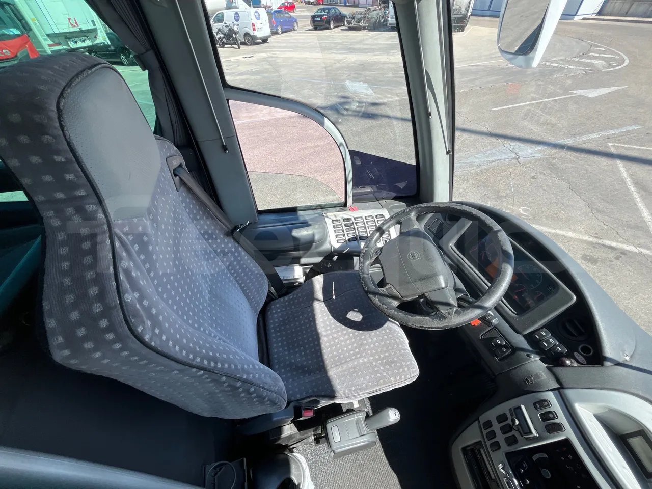 Volvo B12BER 4x2- EUR4 - 309kW -12.2m - driver's seat photo