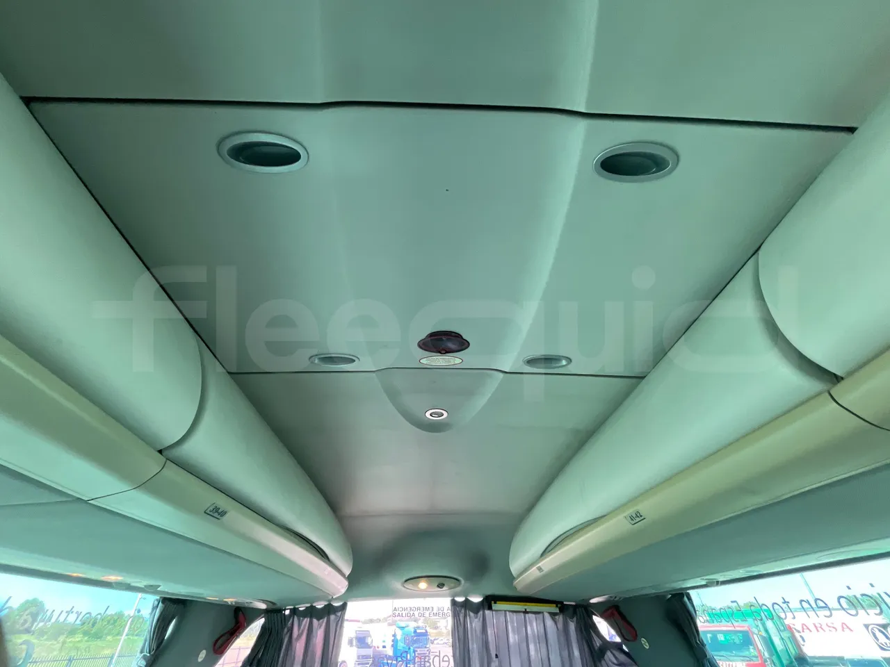 Volvo B12BER 4x2- EUR4 - 309kW -12.2m - roof hatch 1