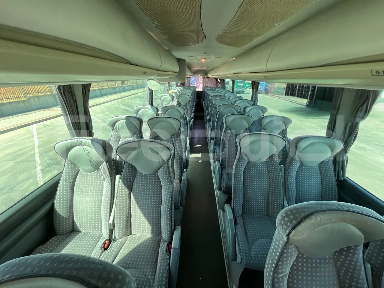 Volvo B12BER 4x2- EUR4 - 309kW -12.2m - reverse view middle aisle