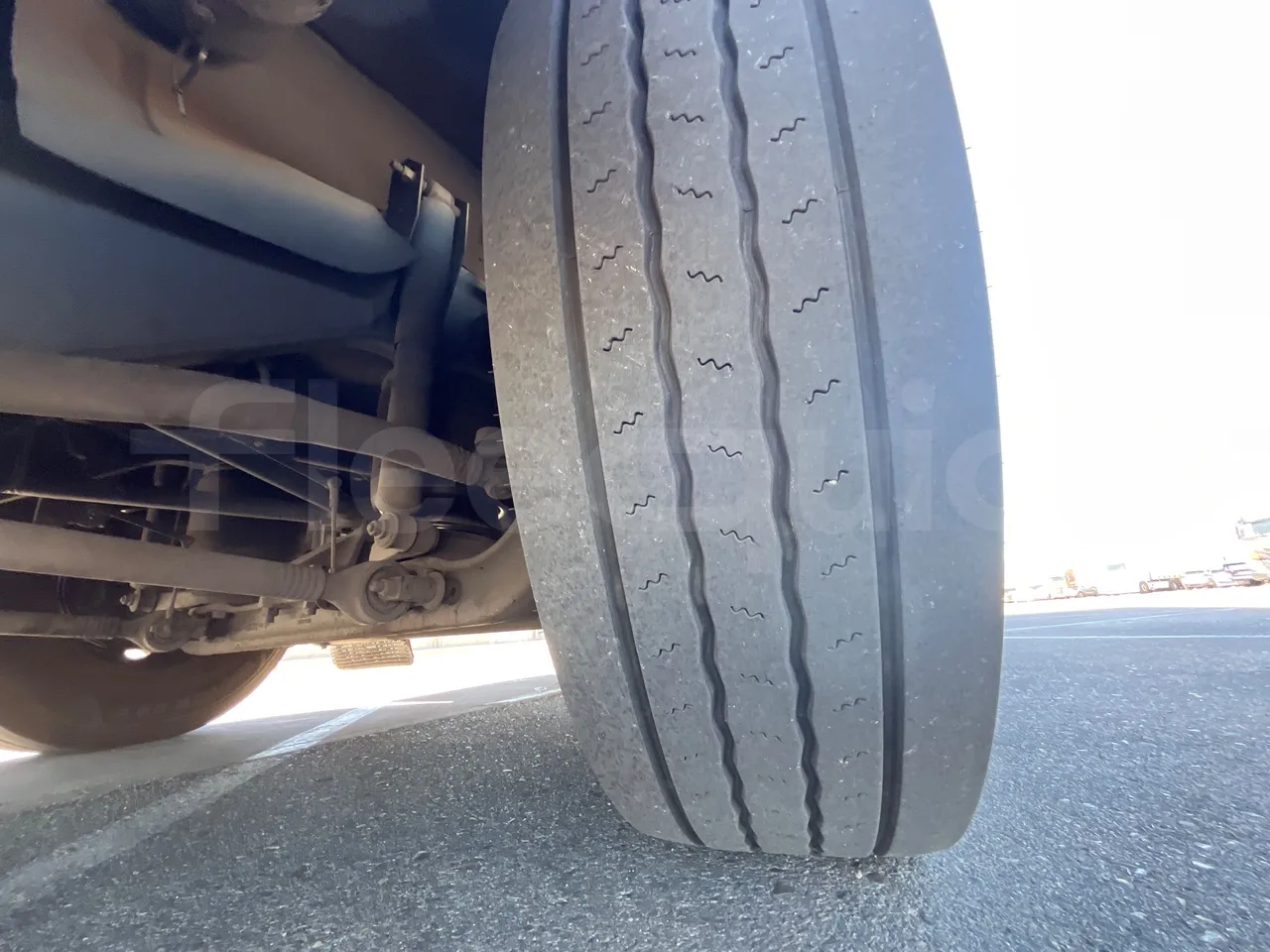Volvo B12BER 4x2- EUR4 - 309kW -12.2m - tread condition front tires right