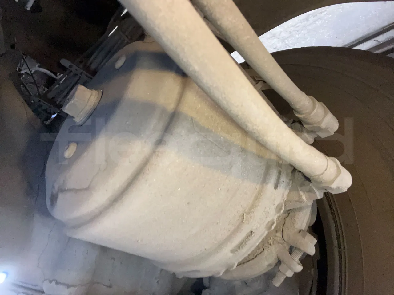 Volvo B12BER 4x2- EUR4 - 309kW -12.2m - axle 2 shock absorbers 2 left