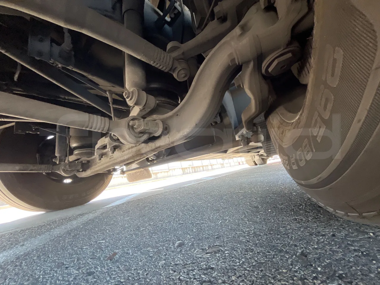 Volvo B12BER 4x2- EUR4 - 309kW -12.2m - front axle right side