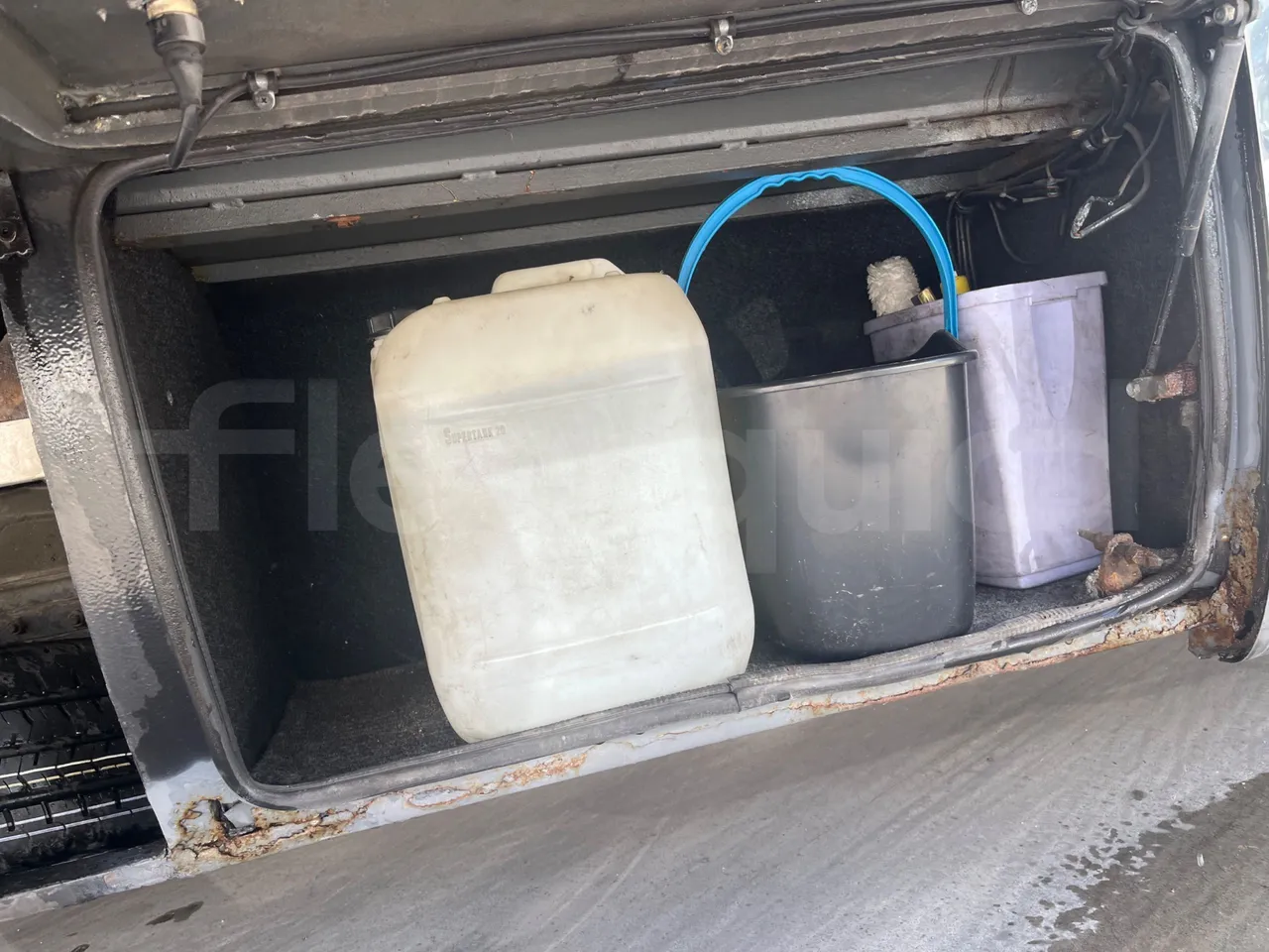 Mercedes-Benz Sprinter 416CD  - Euro3 - 115kW - 6.985mt - jack and driver keys