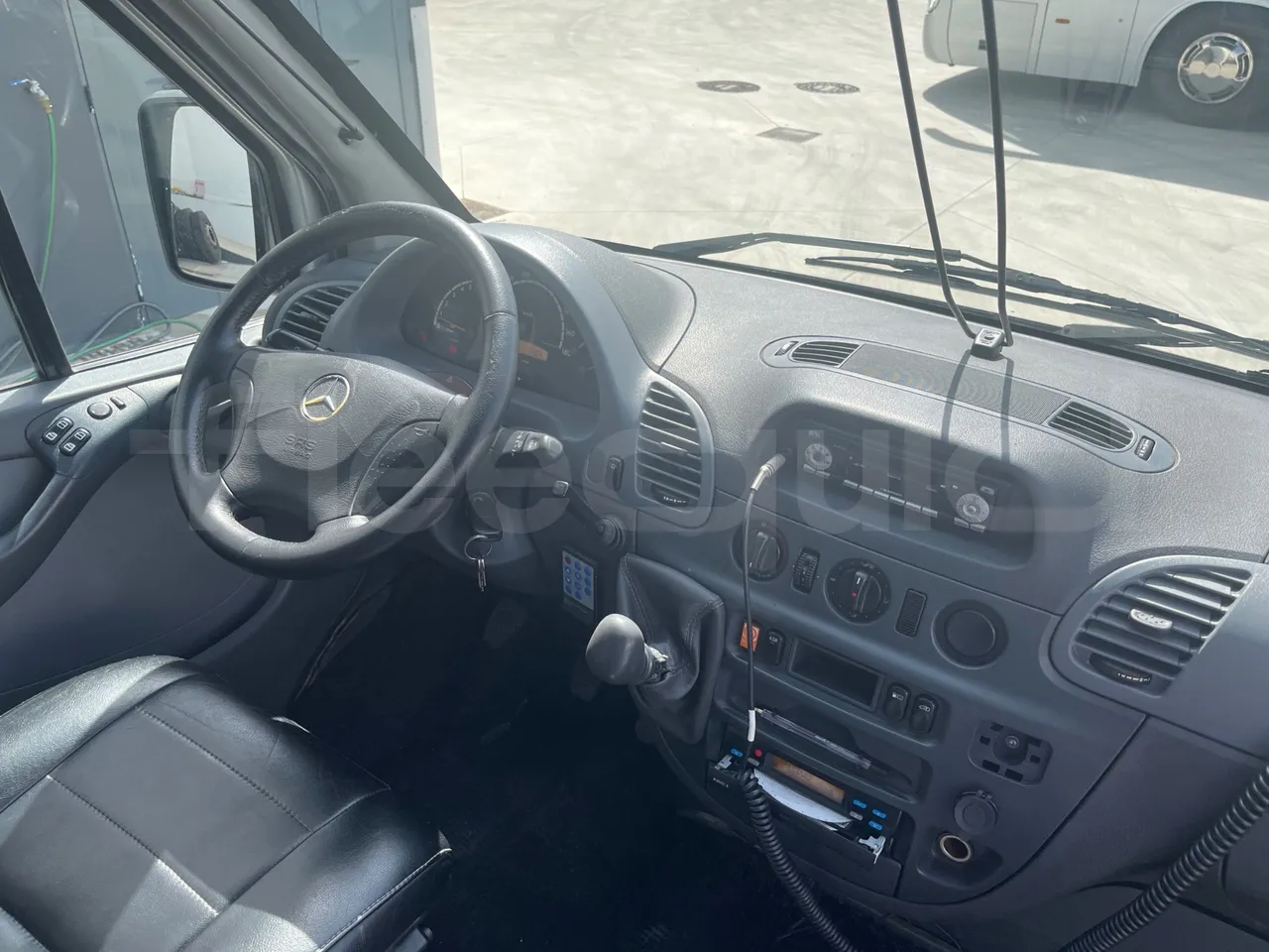 Mercedes-Benz Sprinter 416CD  - Euro3 - 115kW - 6.985mt - buttons panels on
