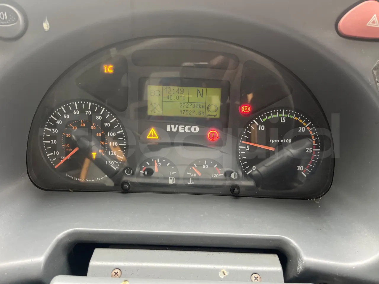 Iveco Recreo SFR160 - Euro5 - 243 kW - 12.760 mt - dashboard lights on