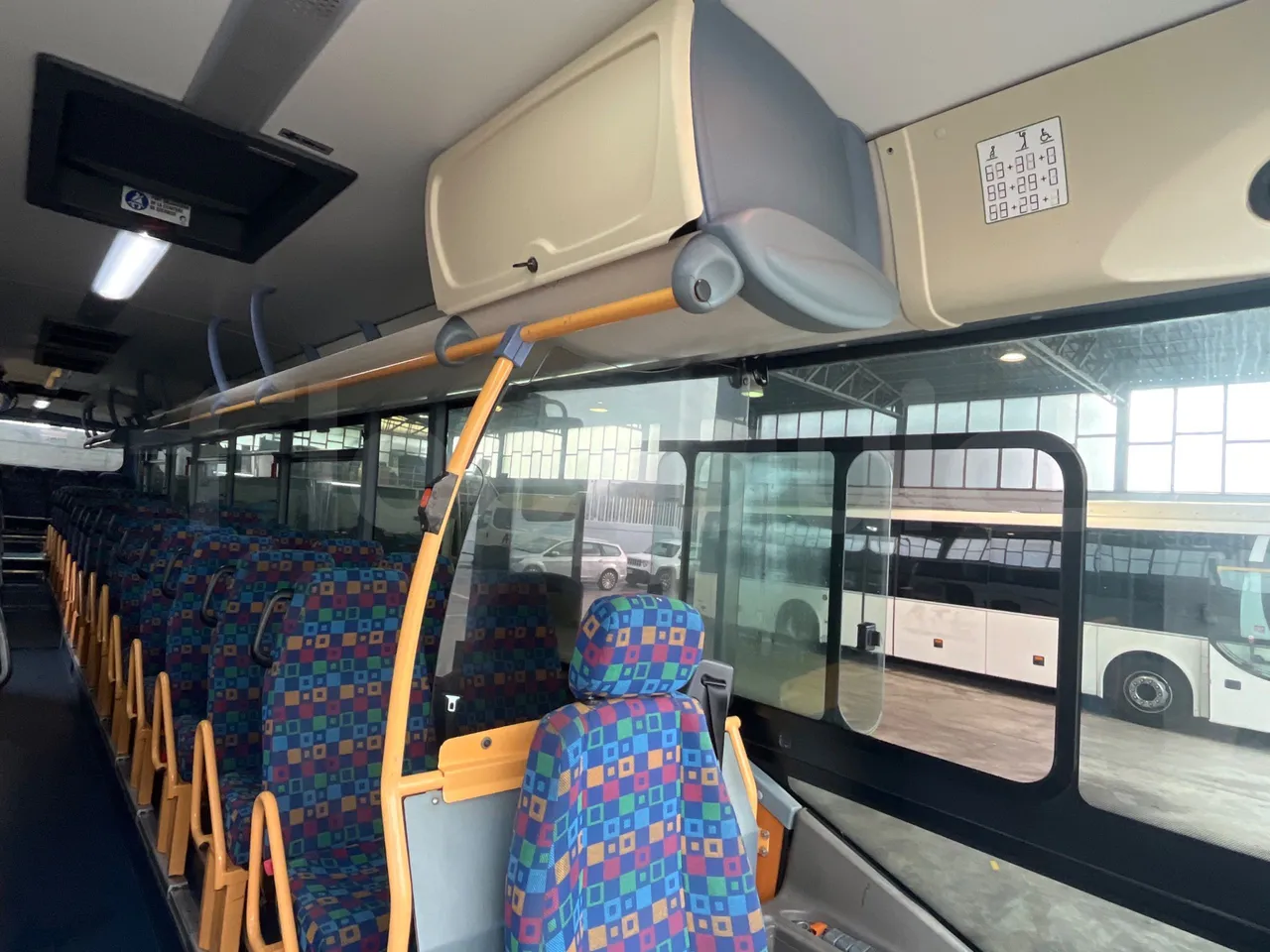 Iveco Recreo SFR160 - Euro5 - 243 kW - 12.760 mt - footrest detail photo