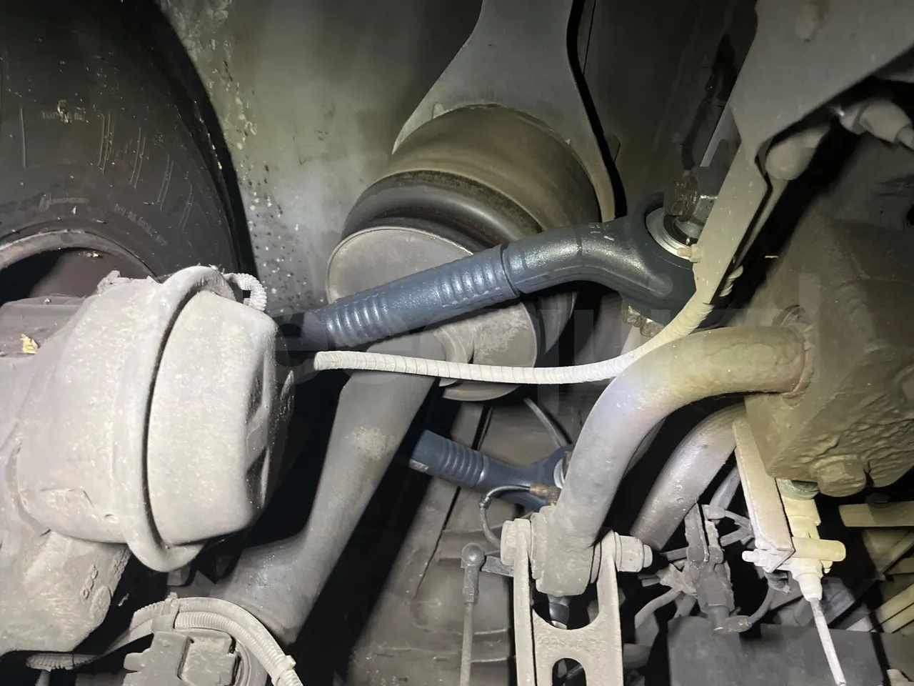 Iveco Recreo SFR160 - Euro5 - 243 kW - 12.760 mt - front air springs left