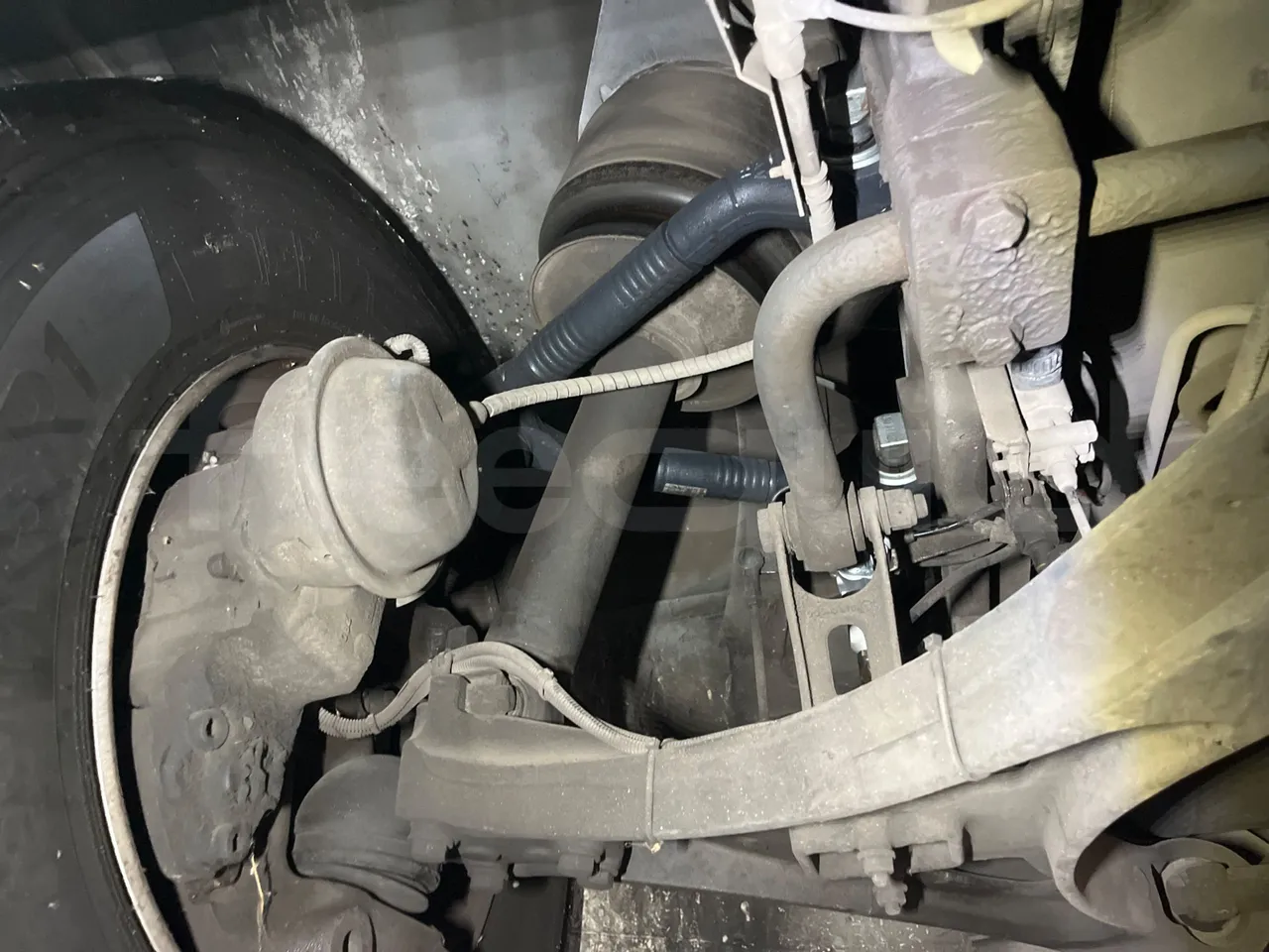 Iveco Recreo SFR160 - Euro5 - 243 kW - 12.760 mt - front shock absorbers left