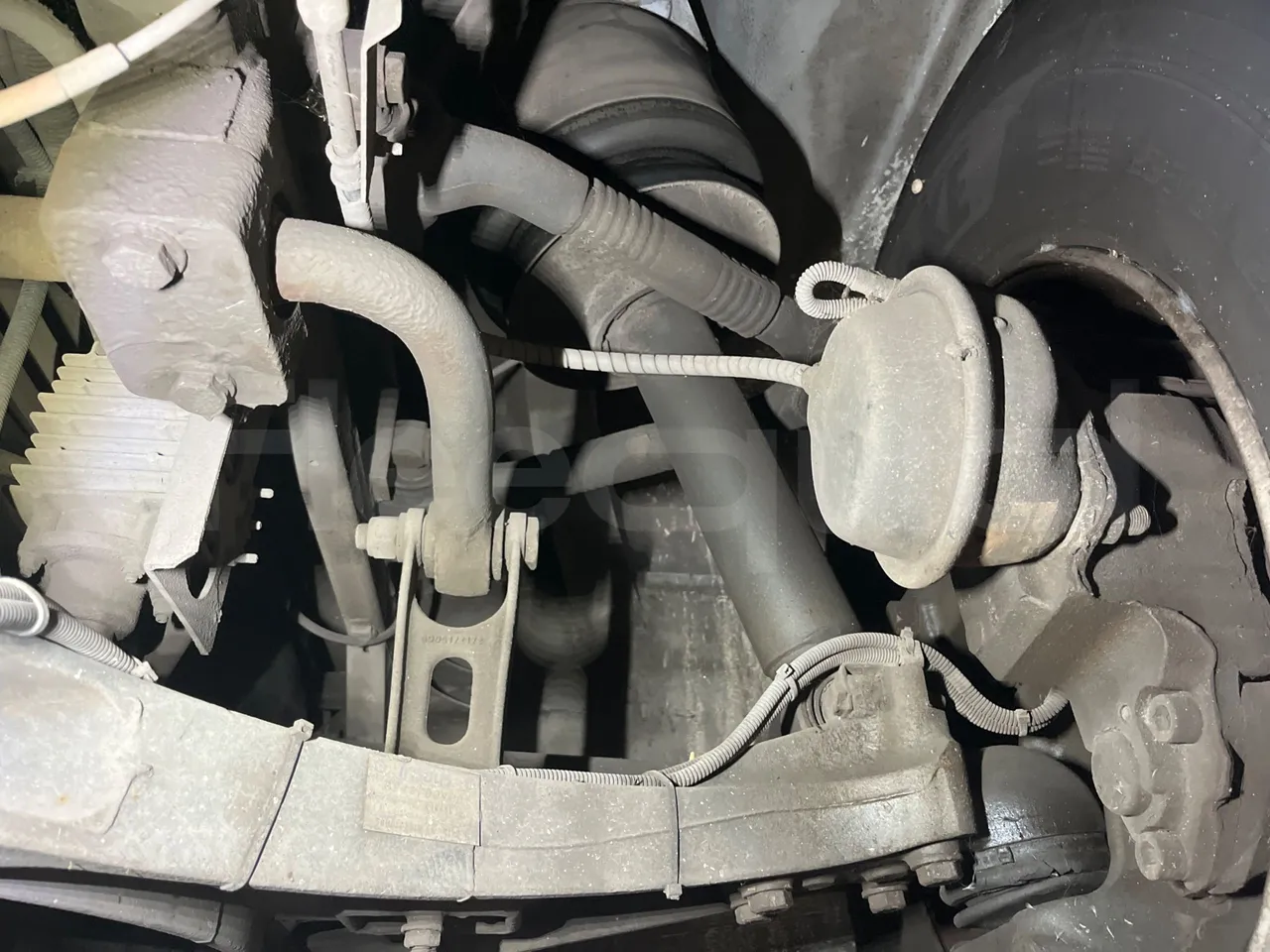 Iveco Recreo SFR160 - Euro5 - 243 kW - 12.760 mt - front shock absorbers right