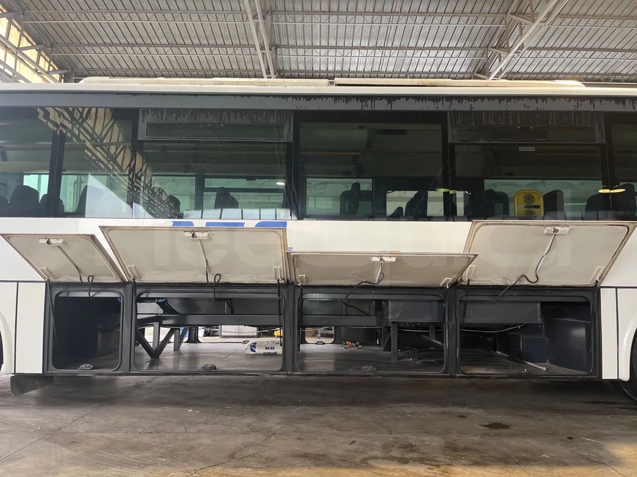 Iveco Recreo SFR160 - Euro5 - 243 kW - 12.760 mt - luggage rack photo