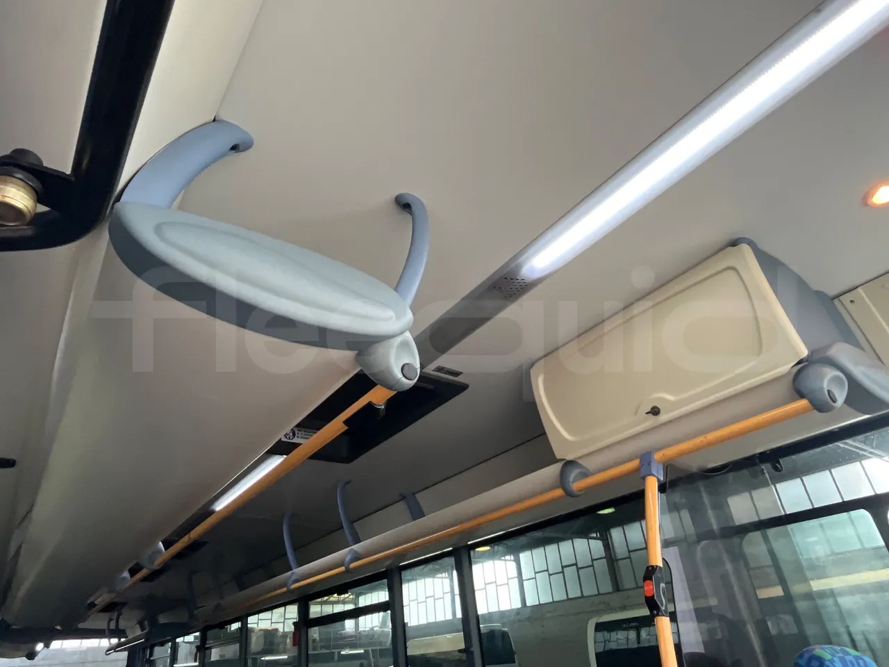 Iveco Recreo SFR160 - Euro5 - 243 kW - 12.760 mt - monitor detail photo