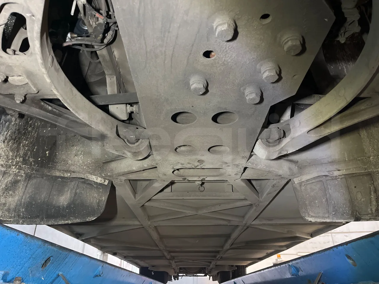 Iveco Recreo SFR160 - Euro5 - 243 kW - 12.760 mt - central undercarriage photo