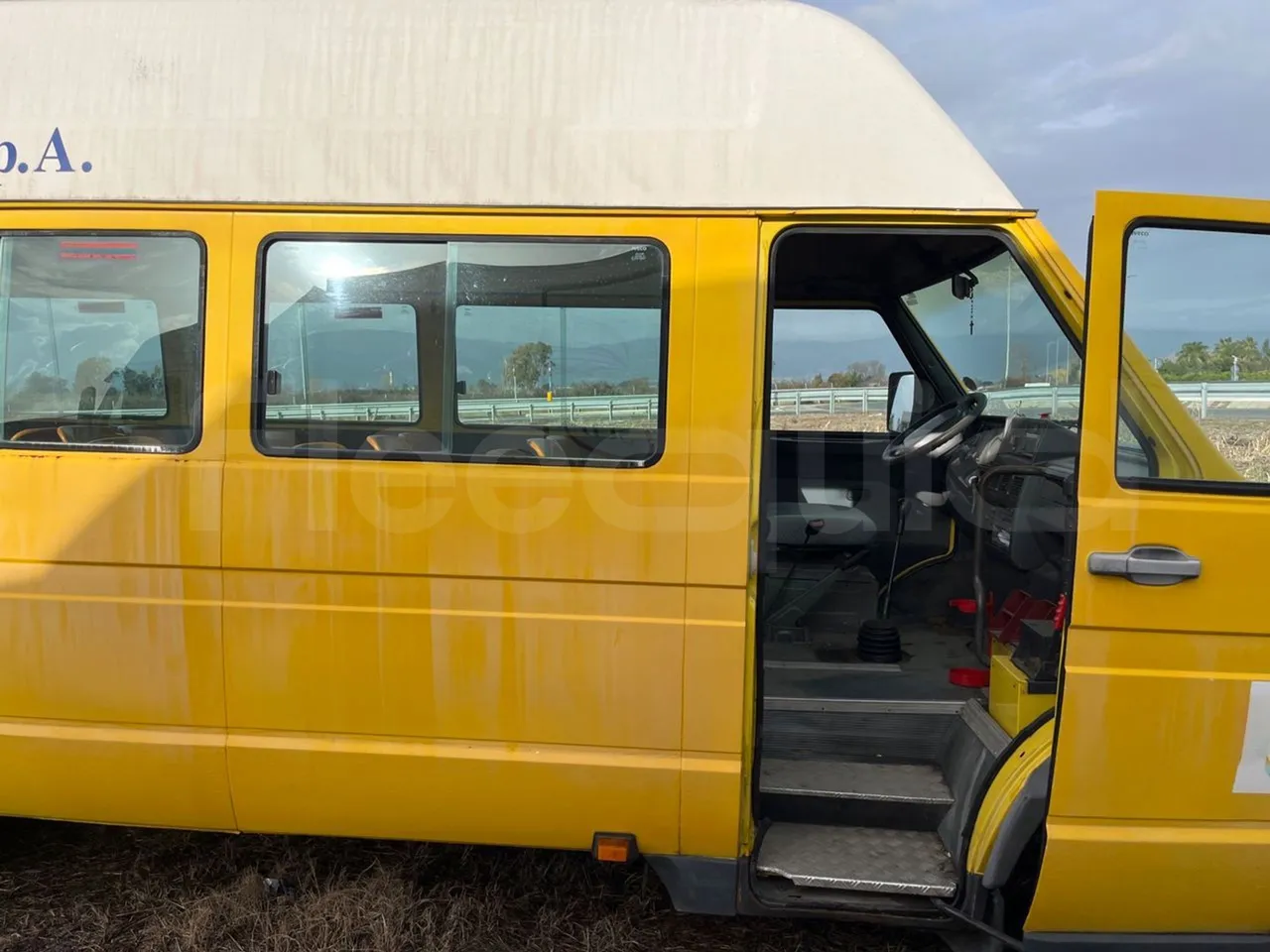 Iveco Turbo Daily A45E10 - Euro2 - 76kW - 6.860mt - front door 2 open