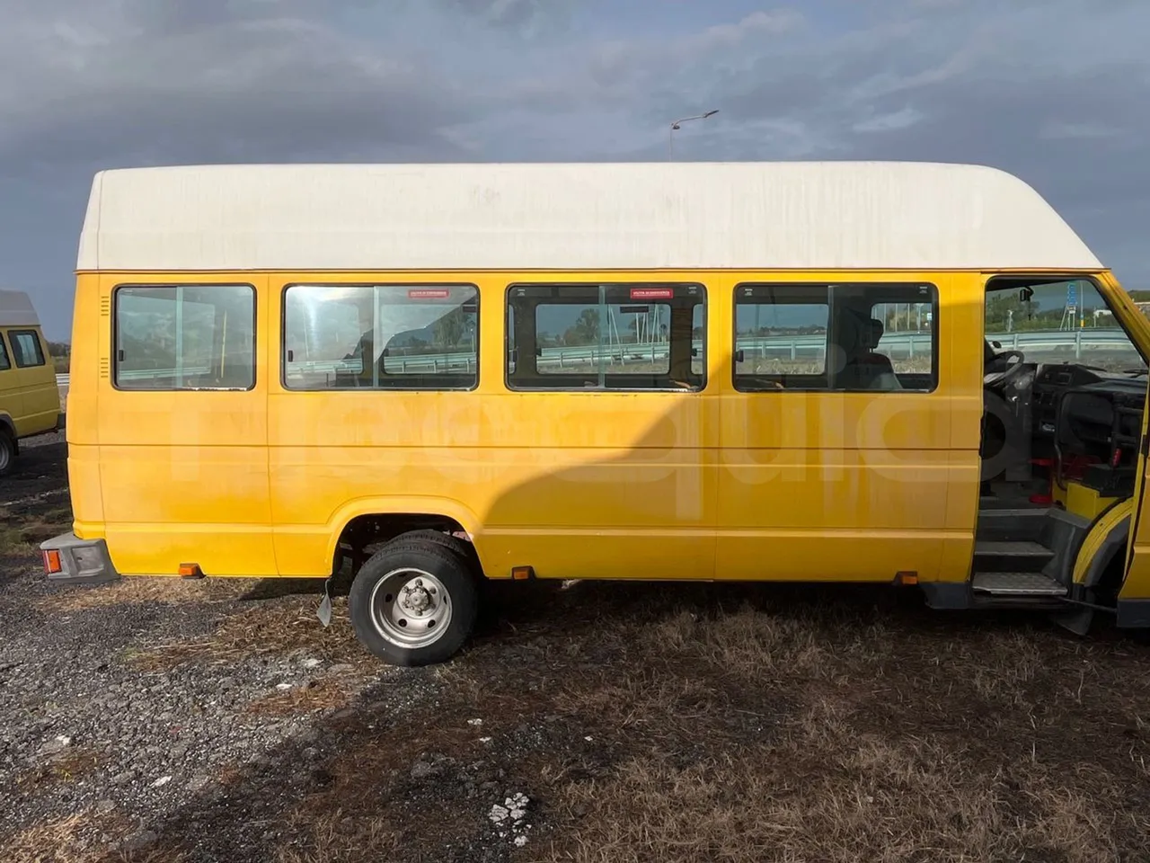 Iveco Turbo Daily A45E10 - Euro2 - 76kW - 6.860mt - front door 3 open