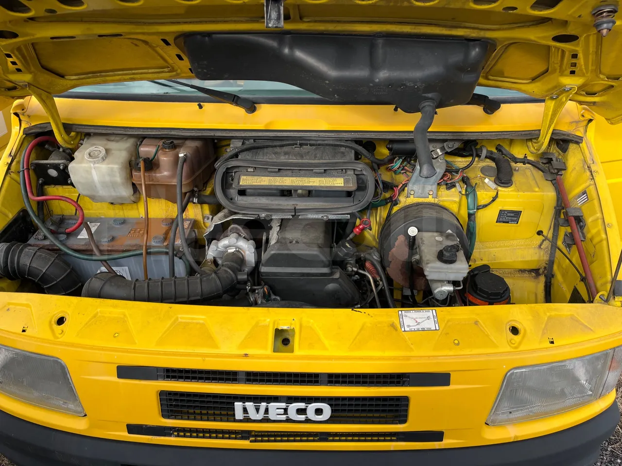 Iveco Turbo Daily A45E10 - Euro2 - 76kW - 6.860mt - rear hatch open