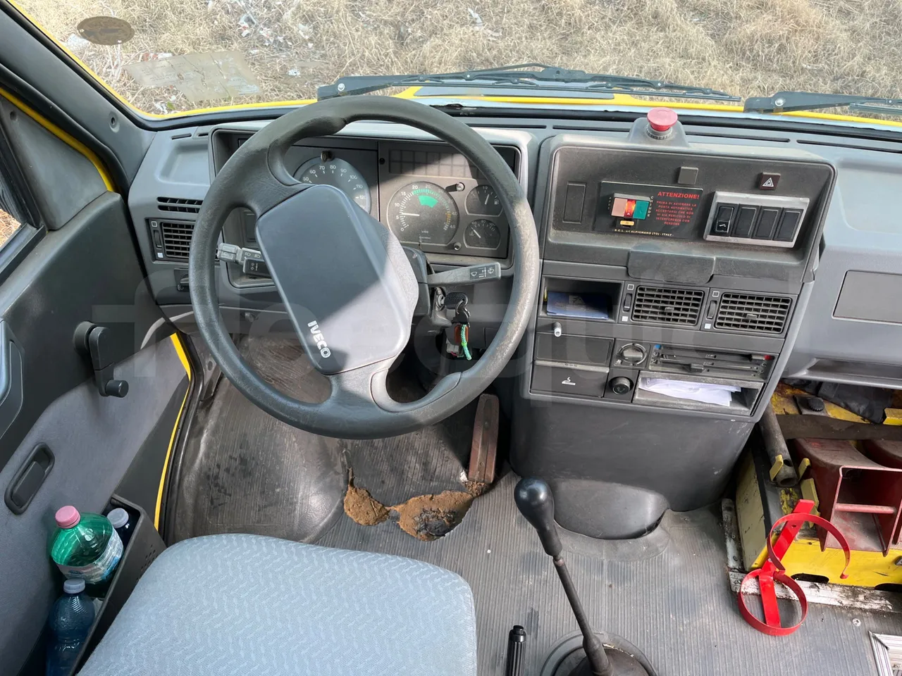 Iveco Turbo Daily A45E10 - Euro2 - 76kW - 6.860mt - steering wheel photo