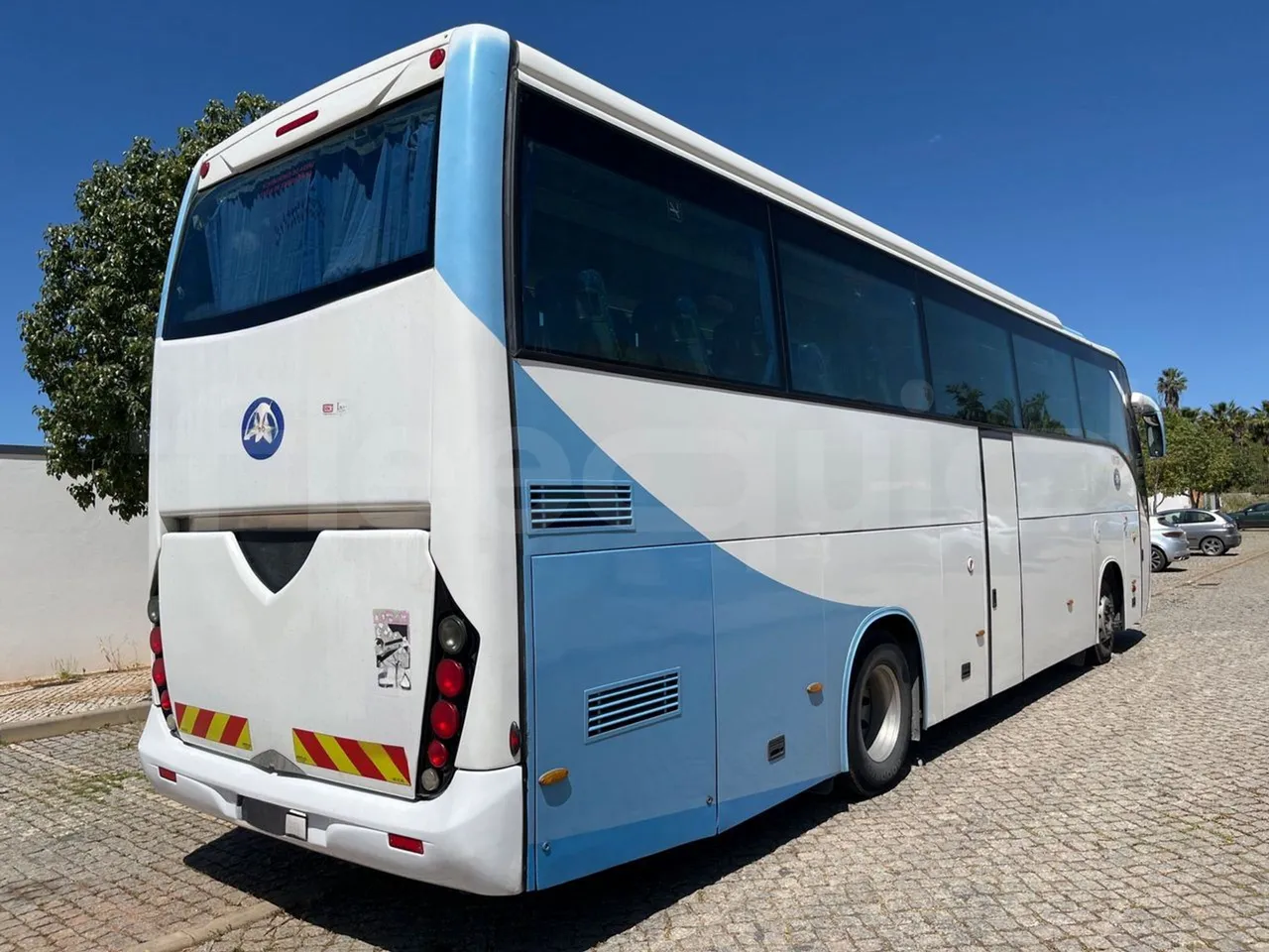 Volvo B12 B - 2008 - Euro4 - 309kW - 12.200mt - 3/4 right rear doors closed