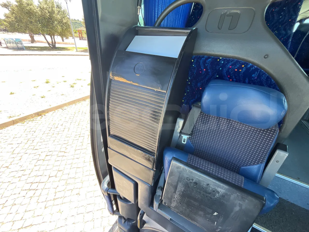 Volvo B12 B - 2008 - Euro4 - 309kW - 12.200mt - driver microphone accessories photo