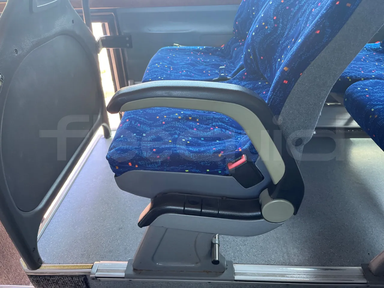 Volvo B12 B - 2008 - Euro4 - 309kW - 12.200mt - armrest detail photo