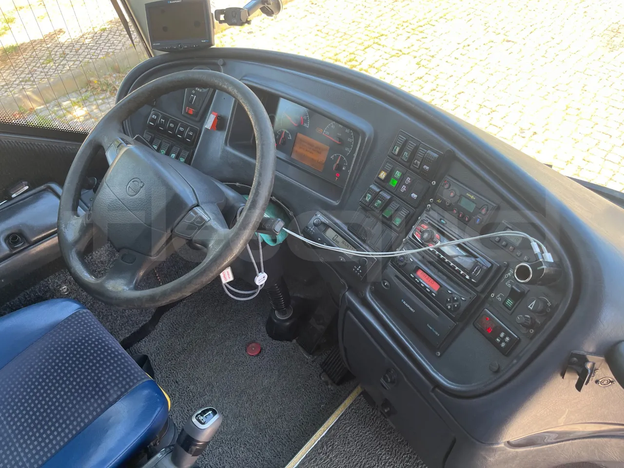 Volvo B12 B - 2008 - Euro4 - 309kW - 12.200mt - buttons panels on