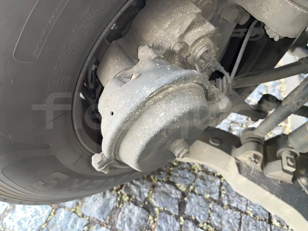 Volvo B12 B - 2008 - Euro4 - 309kW - 12.200mt - front brake calipers left