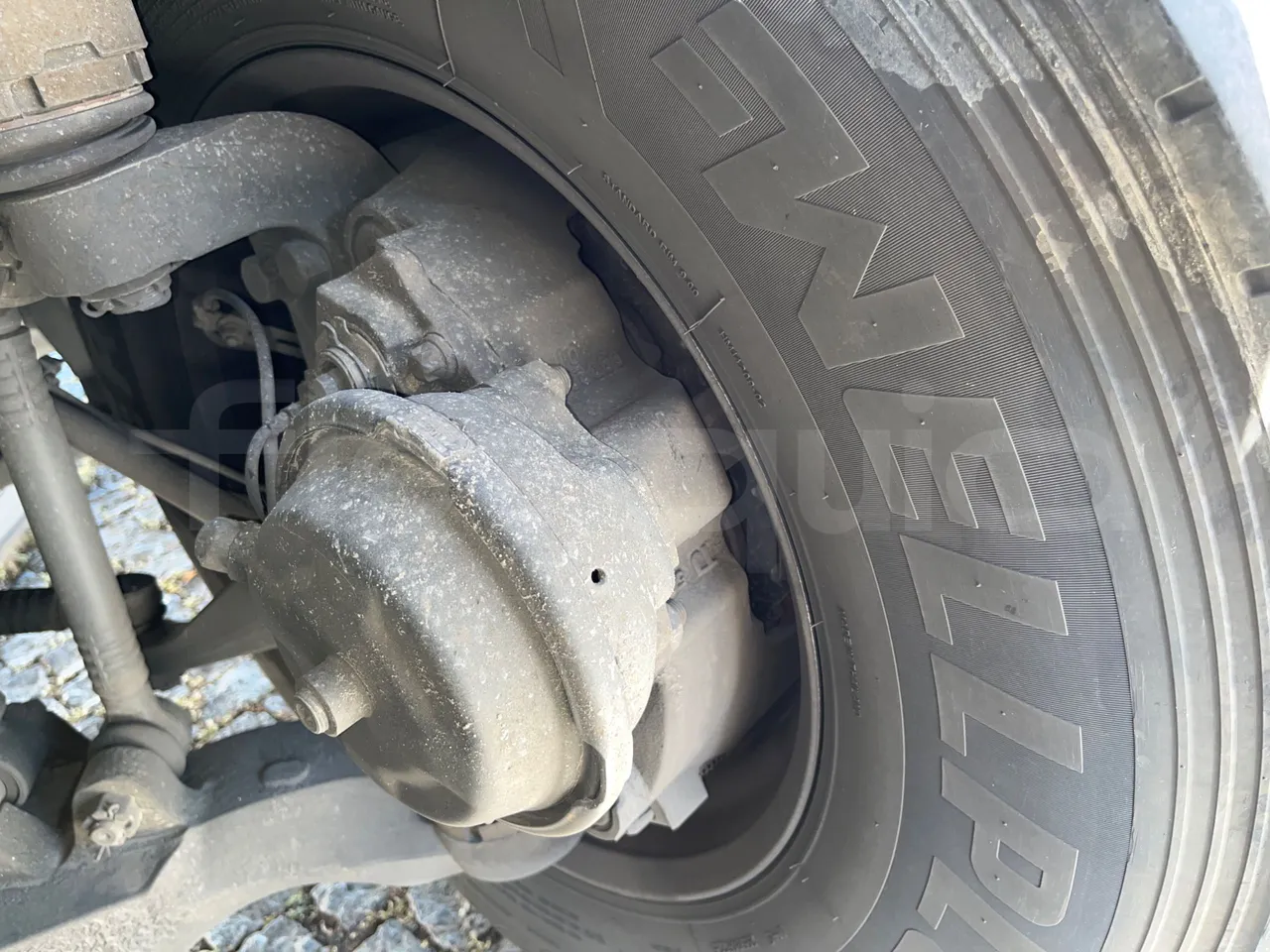 Volvo B12 B - 2008 - Euro4 - 309kW - 12.200mt - front brake calipers right