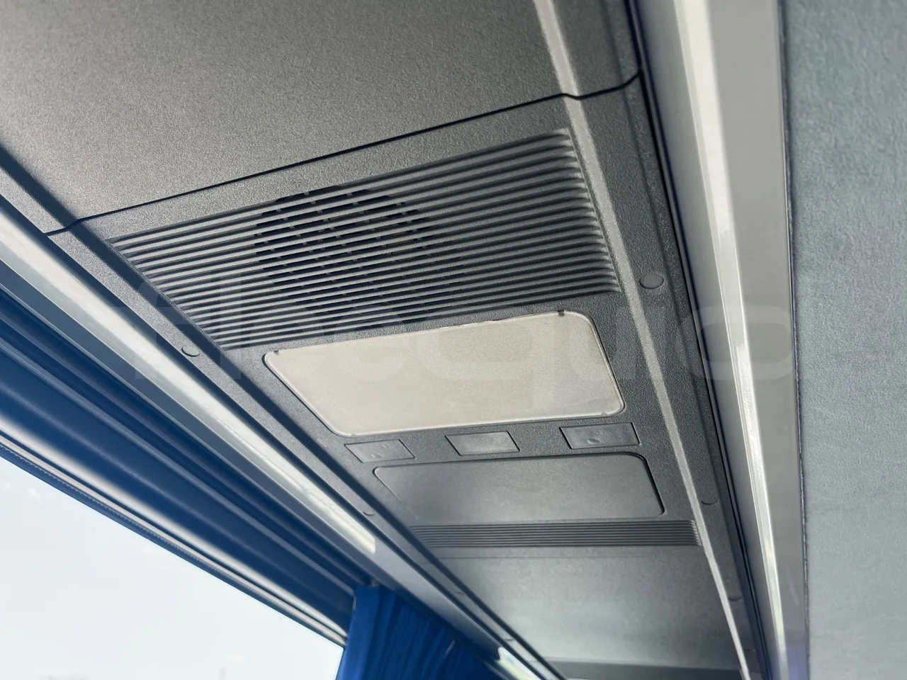 Volvo B12 B - 2008 - Euro4 - 309kW - 12.200mt - roof hatch 3