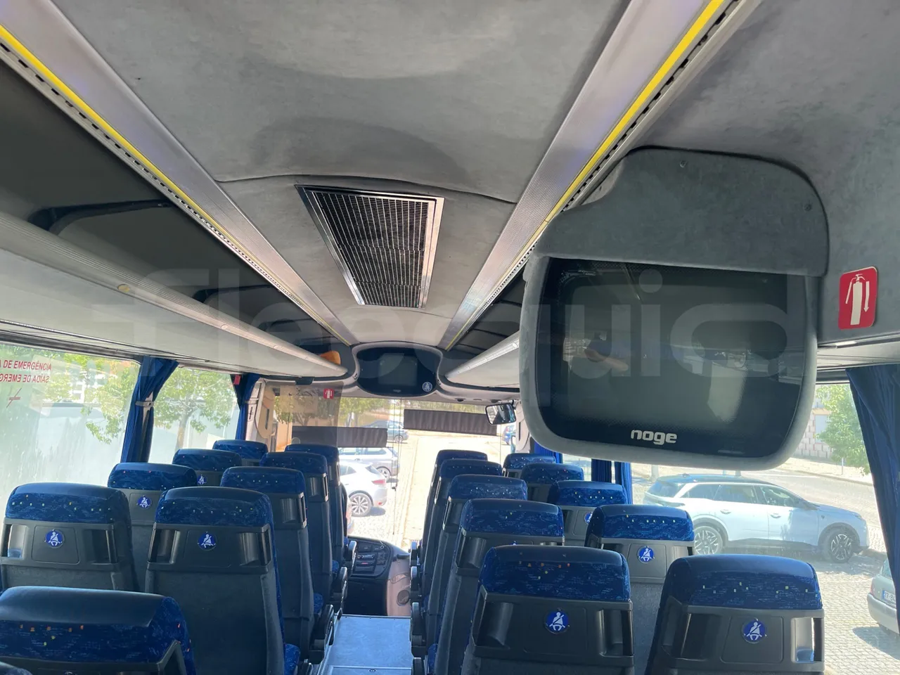 Volvo B12 B - 2008 - Euro4 - 309kW - 12.200mt - monitor detail photo