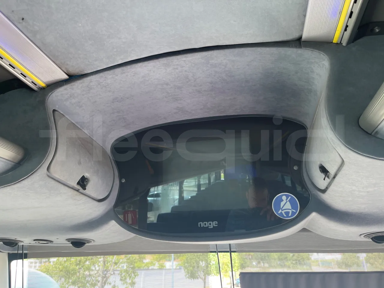 Volvo B12 B - 2008 - Euro4 - 309kW - 12.200mt - overhead compartments photo