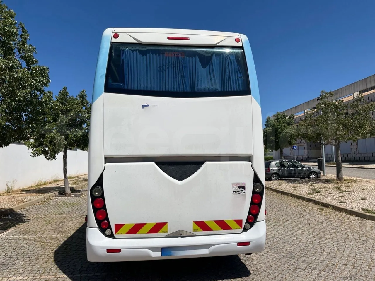 Volvo B12 B - 2008 - Euro4 - 309kW - 12.200mt - rear hatch closed