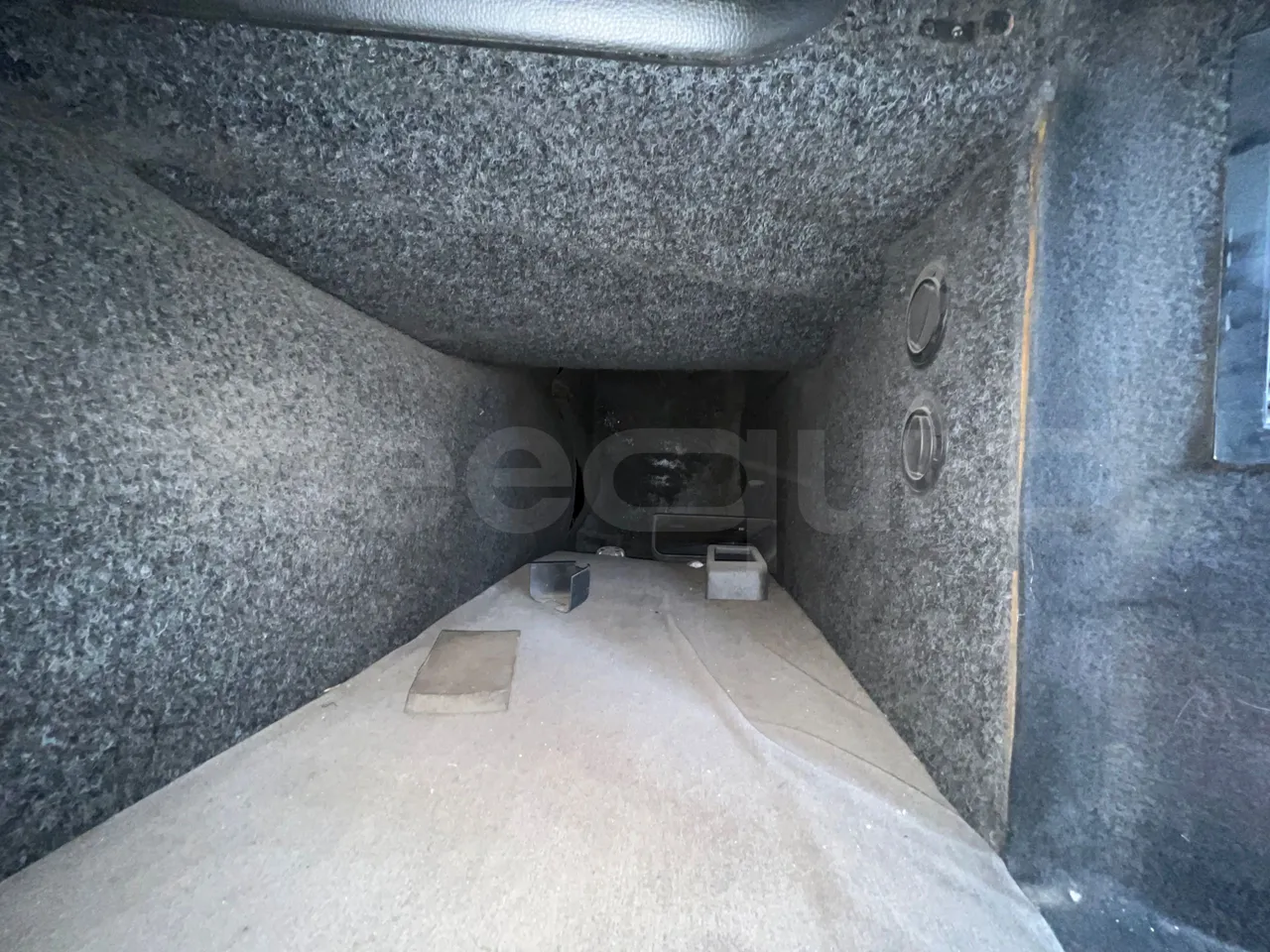 Volvo Eurostar E B12 4X2 12A/ Euro 2 - 309 Kw - 12 Mt - toilette accessories photo