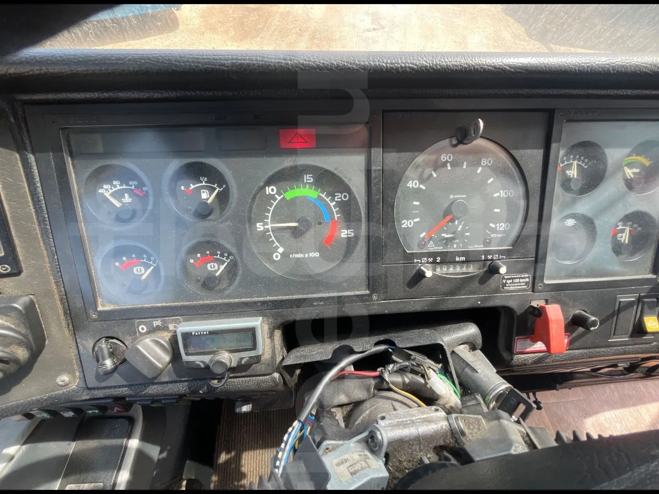 Volvo Eurostar E B12 4X2 12A/ Euro 2 - 309 Kw - 12 Mt - dashboard lights on
