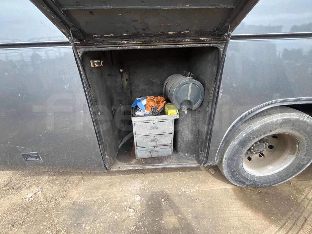 Volvo Eurostar E B12 4X2 12A/ Euro 2 - 309 Kw - 12 Mt - external compartments photo