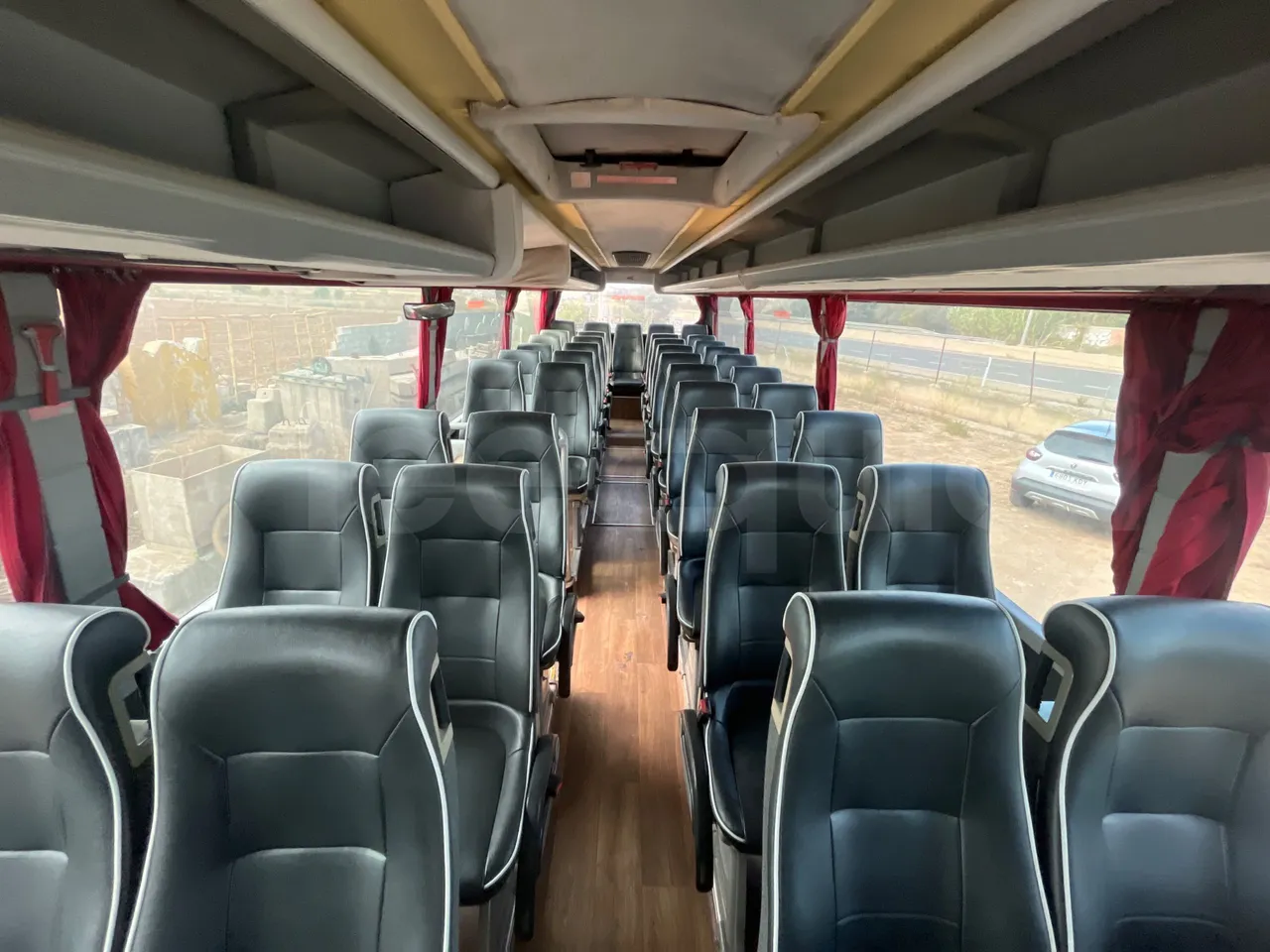 Volvo Eurostar E B12 4X2 12A/ Euro 2 - 309 Kw - 12 Mt - reverse view middle aisle