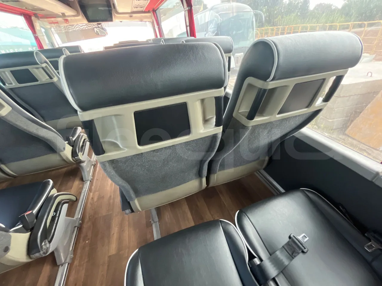 Volvo Eurostar E B12 4X2 12A/ Euro 2 - 309 Kw - 12 Mt - power outlets detail
