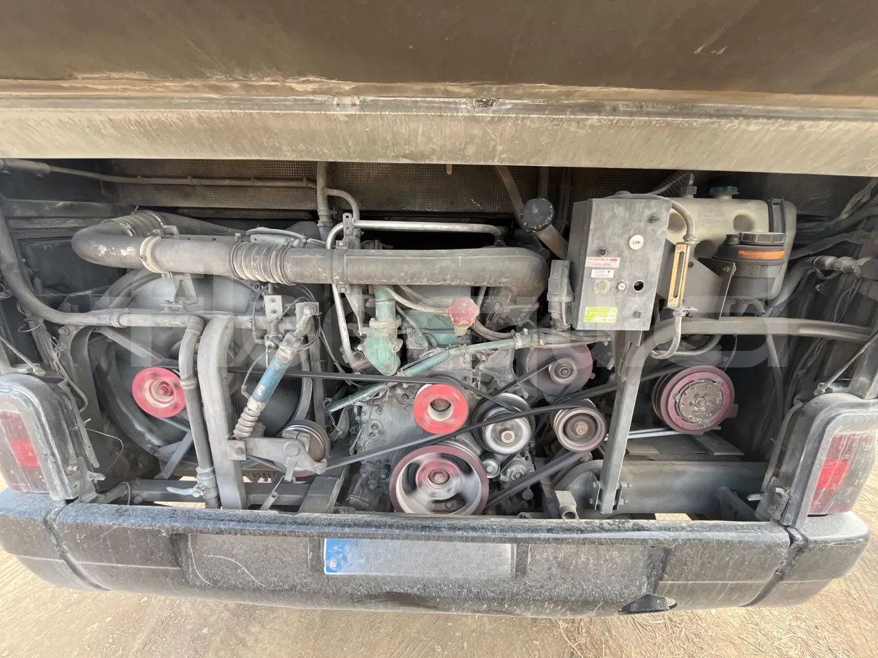 Volvo Eurostar E B12 4X2 12A/ Euro 2 - 309 Kw - 12 Mt - rear hatch open